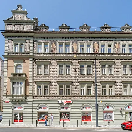 Blueground Letna Furnished Foodie Area Prg-49 Apartament